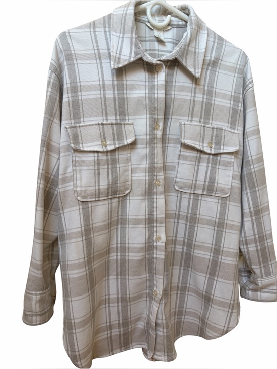 H&M Tops - H&M flannel button up medium plaid neutral colors rounded hem EUC